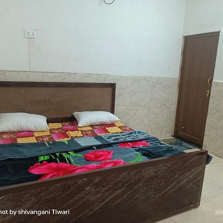 Appartamento Rama'S Residency Ayodhya Esterno foto