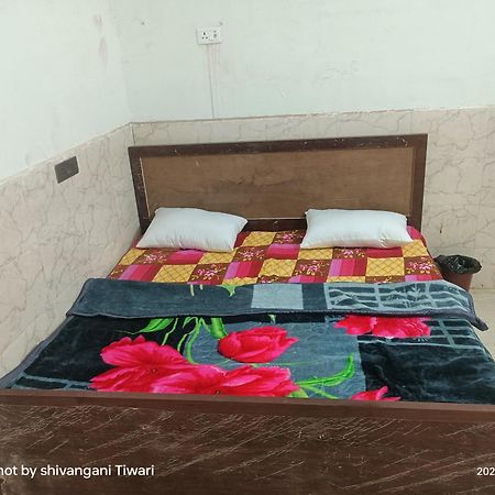 Appartamento Rama'S Residency Ayodhya Esterno foto